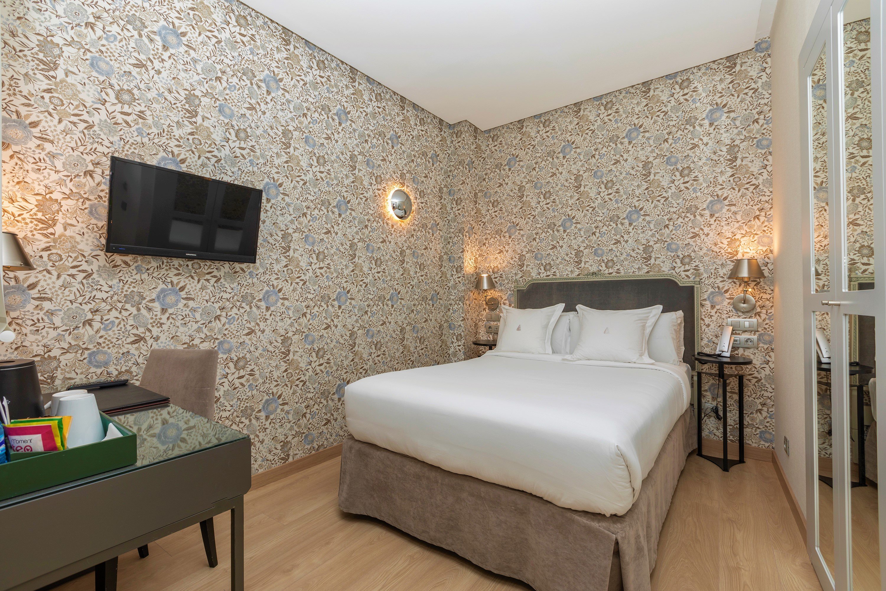 Meninas Hotel 25/73