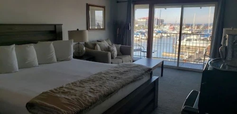 Premium, King Bed, Marina View, No Balcony