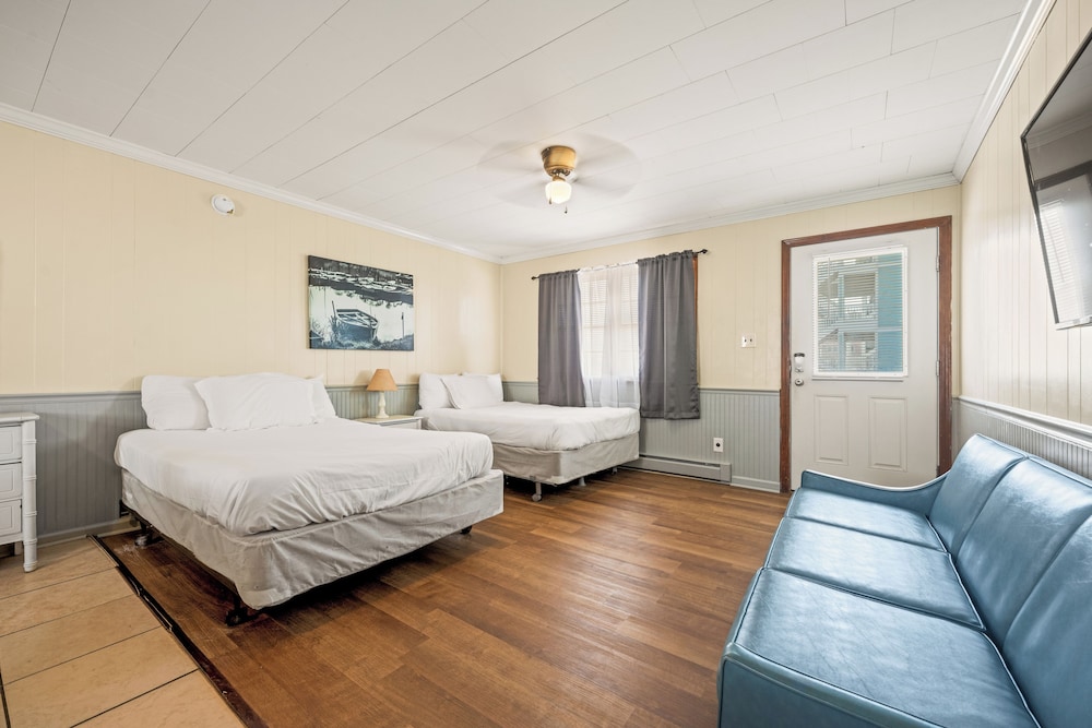 Oceanside Court By Kees Vacations 23/65