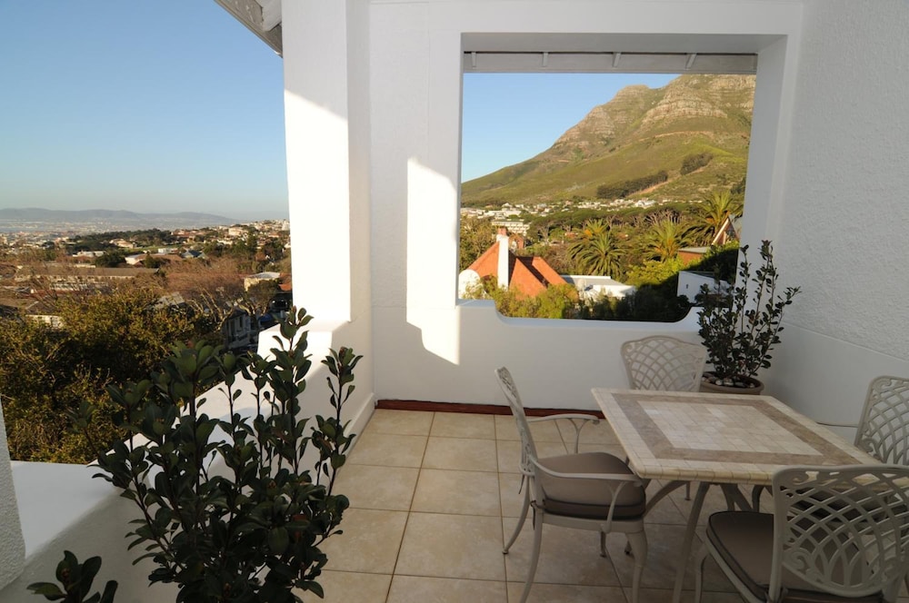 Abbey Manor Luxury Guesthouse 45/70
