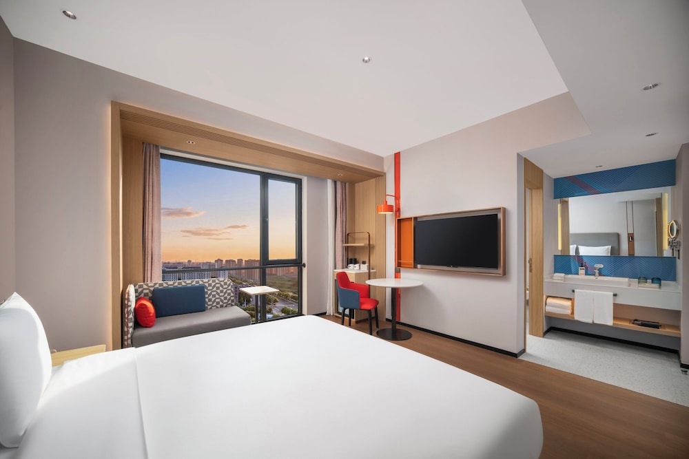 Standard, King Bed, Extra Floor Space