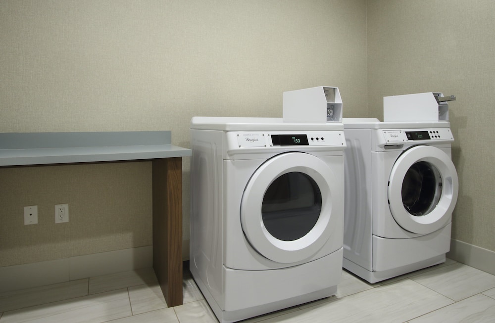 Holiday Inn Express & Suites Dallas-Frisco NW Toyota Stdm 29/52