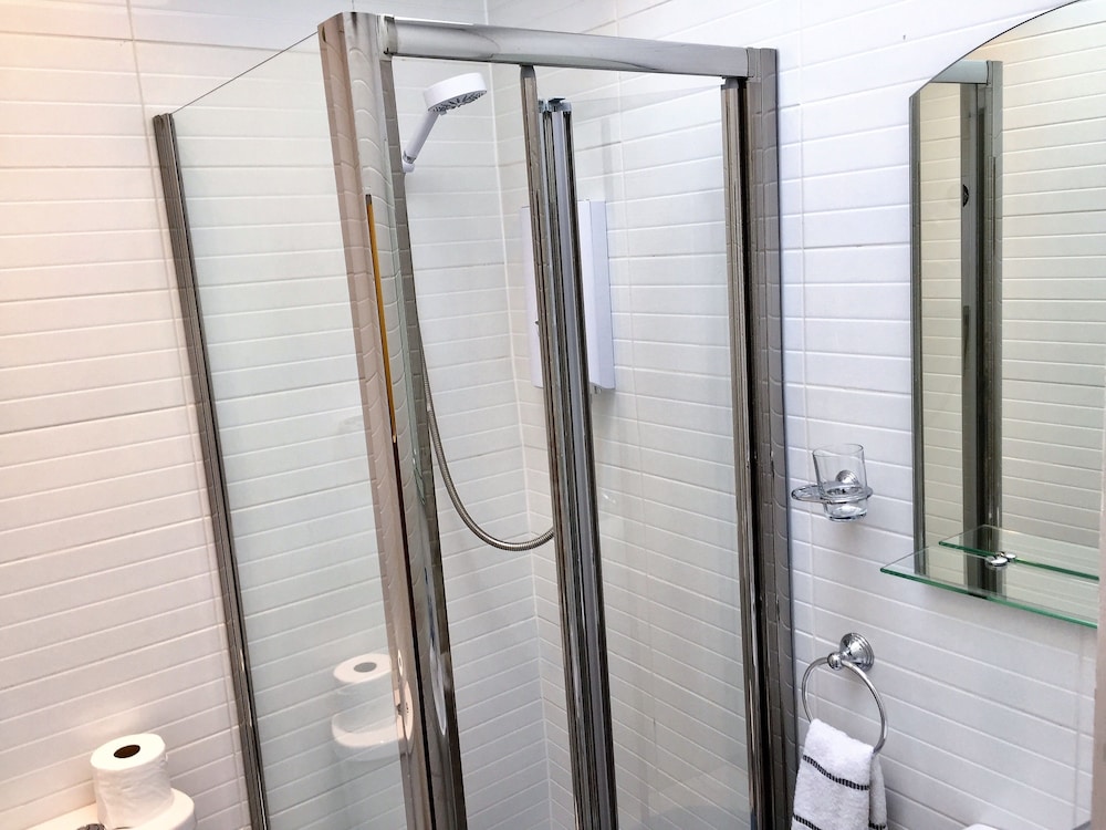 16 PILRIG GUEST HOUSE 14/60