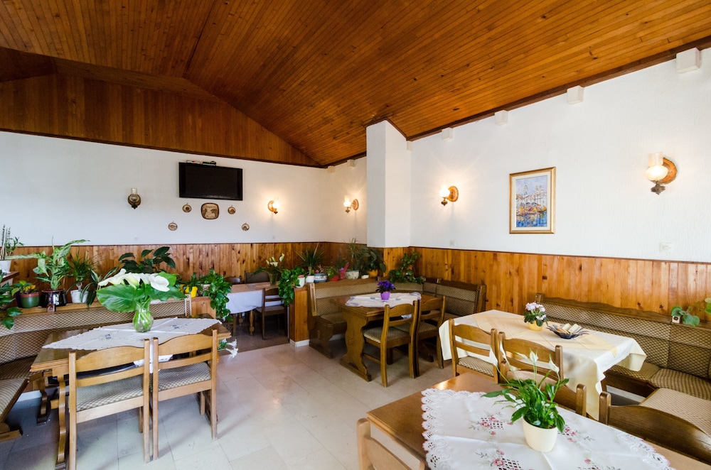 GUESTHOUSE MORETIC 19/40