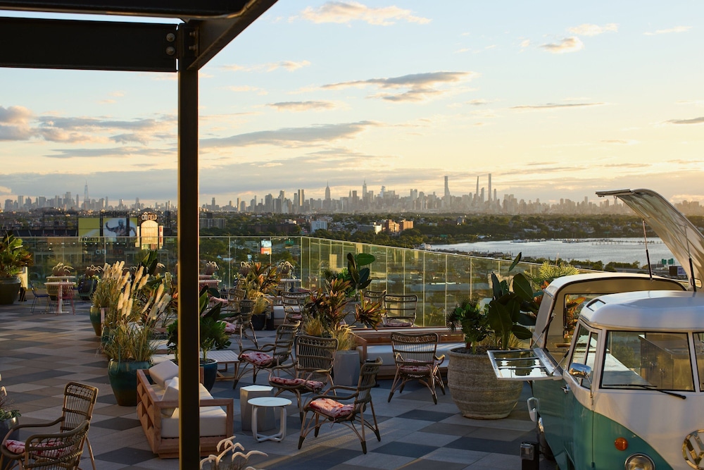 Renaissance New York Flushing Hotel at Tangram 36/44