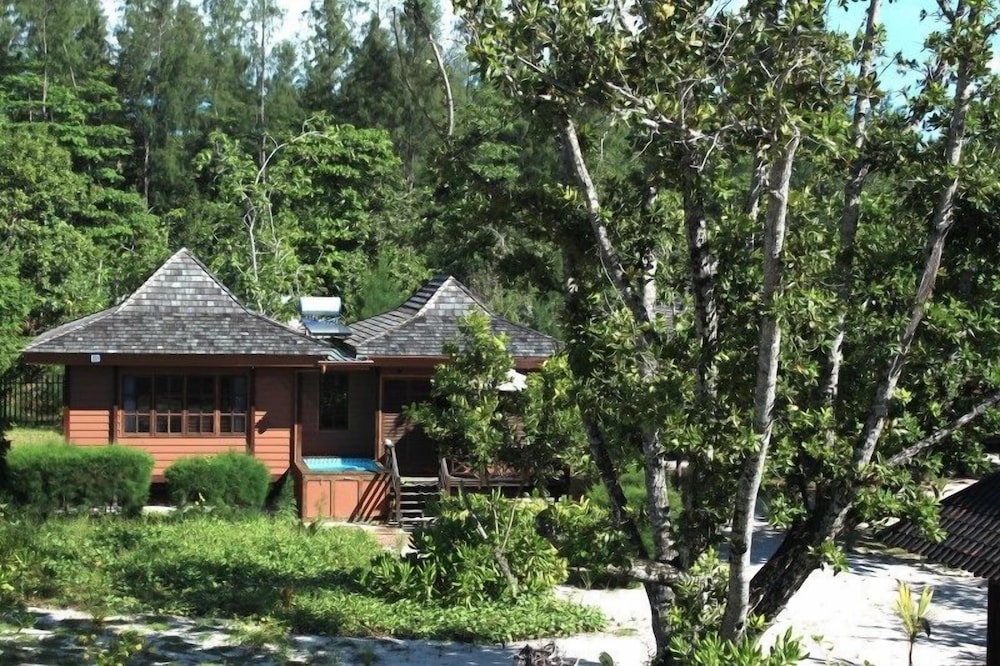 Heliconia Grove 5/46