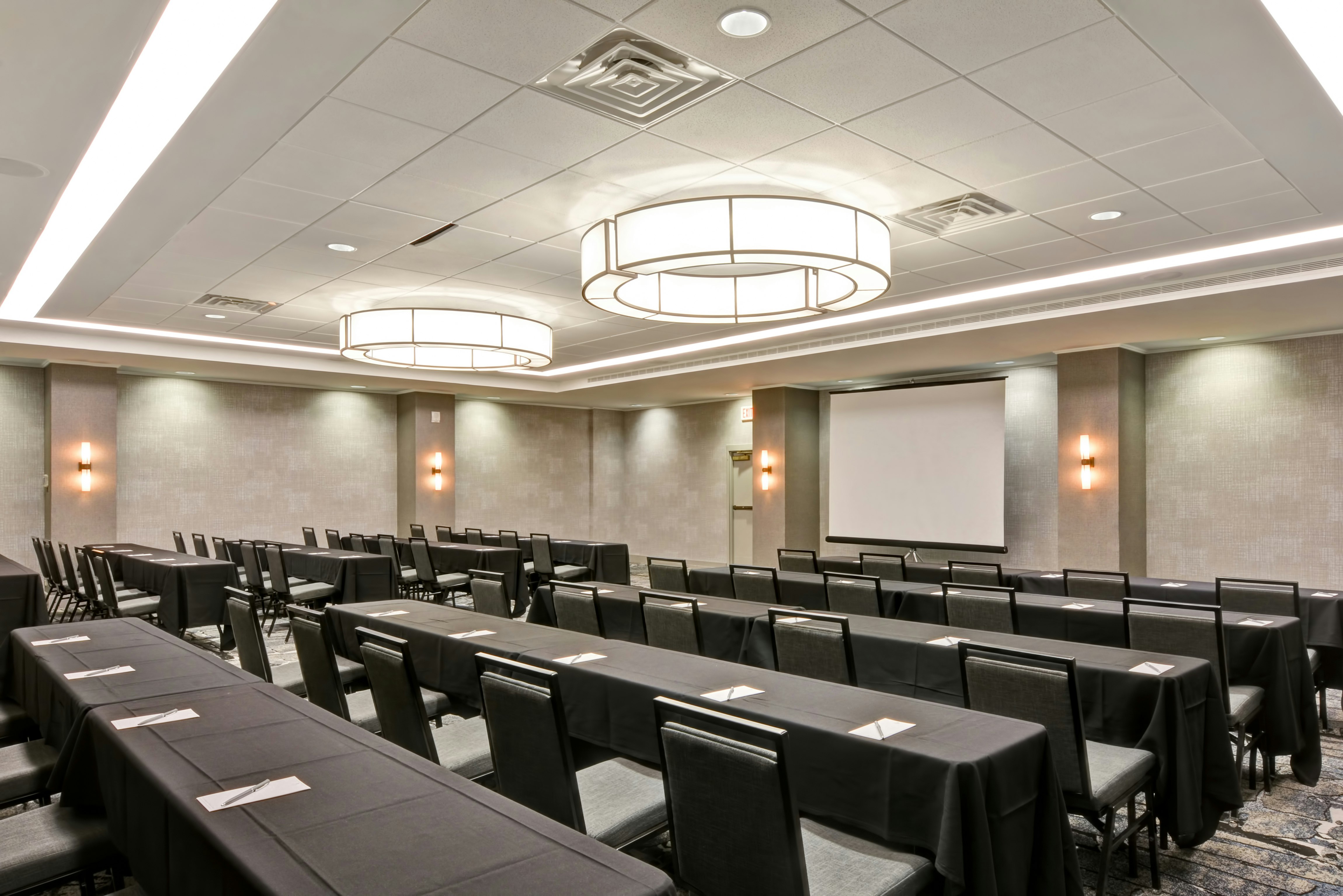 Embassy Suites by Hilton Minneapolis Airport 48/57