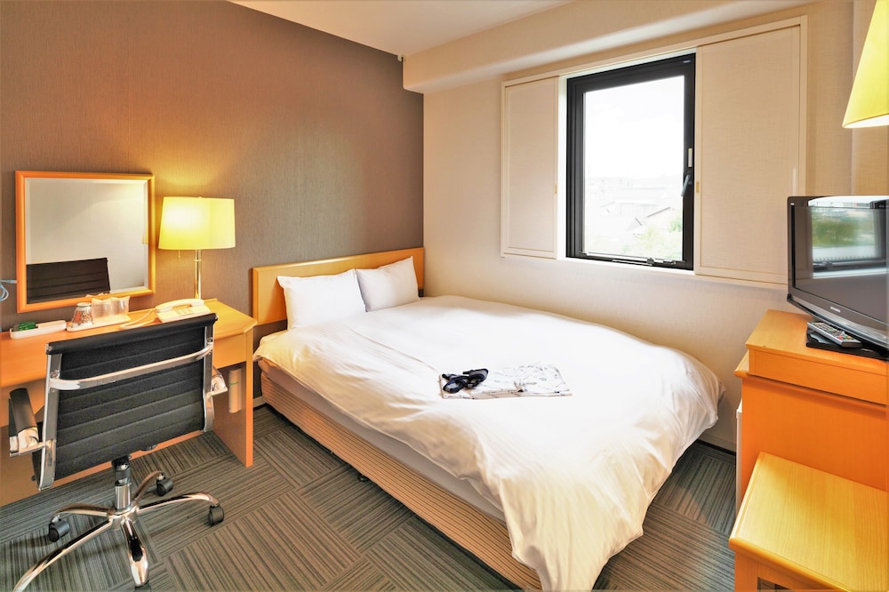 CENTRAL HOTEL IMARI 12/42