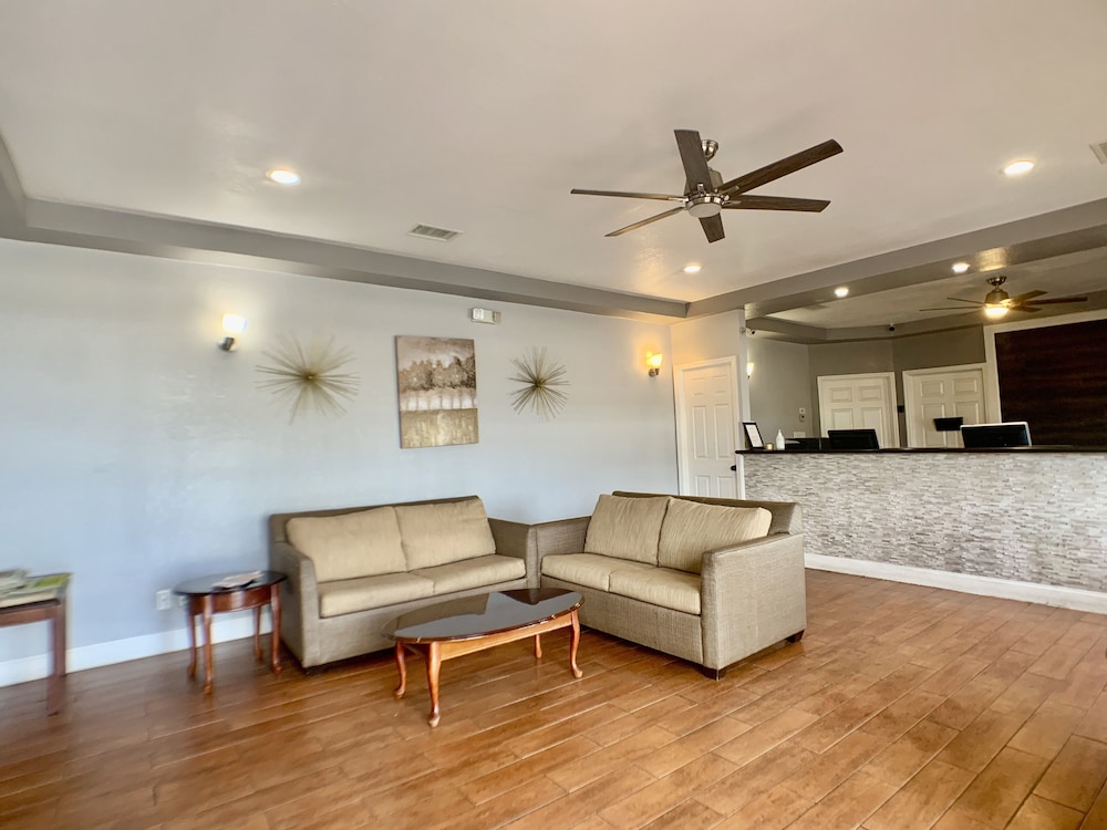 La Vista Inn 17/23