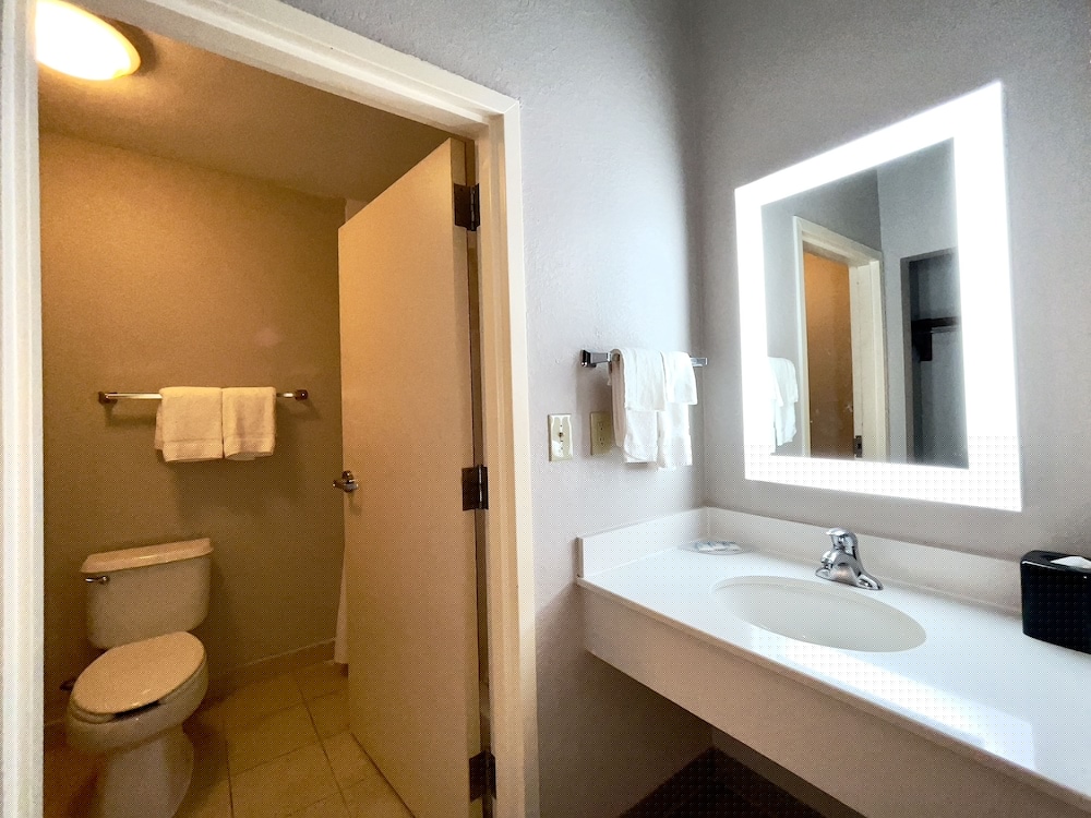 Best Western Plus Fort Worth North 8/34