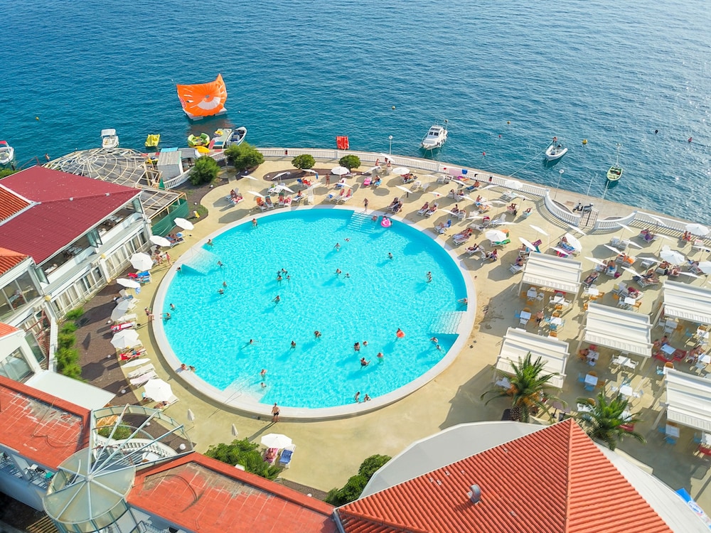 Hotel Katarina 64/73