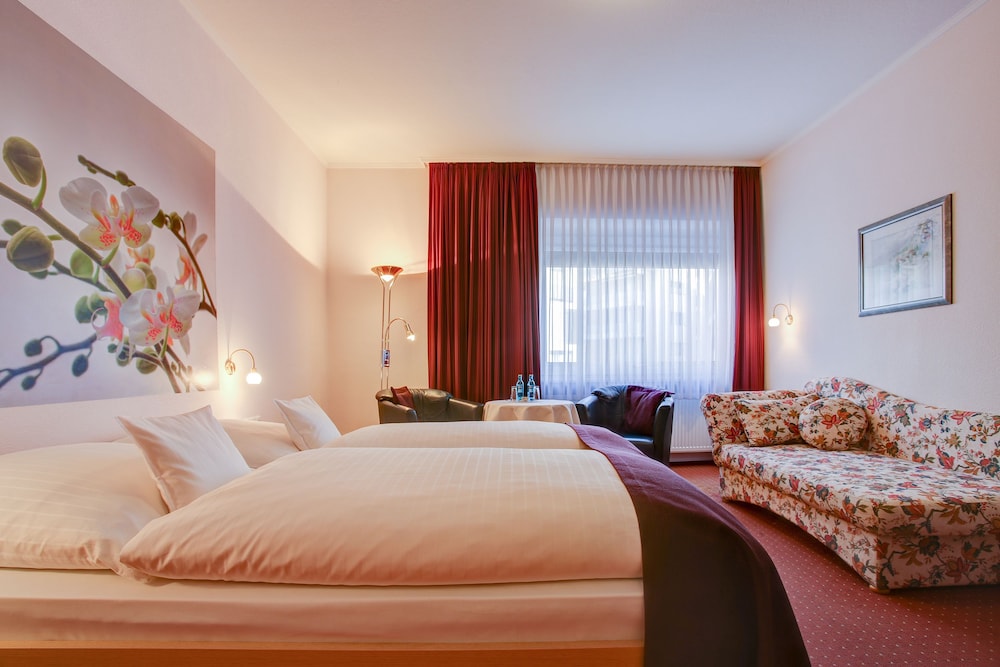 INA Hotel Consul 33/61
