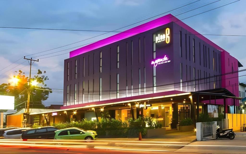 PLAN B HOTEL 4/35