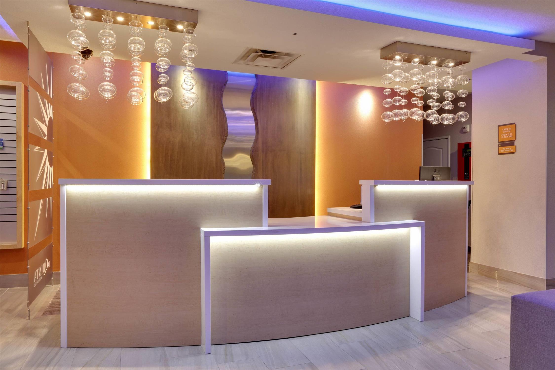 La Quinta Inn & Suites by Wyndham Dallas Love Field photo4