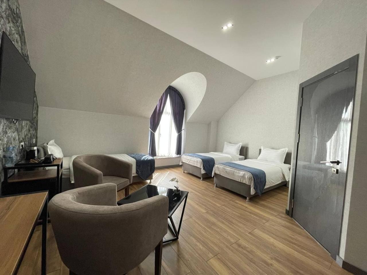 Alpha Plaza Hotel 14/37