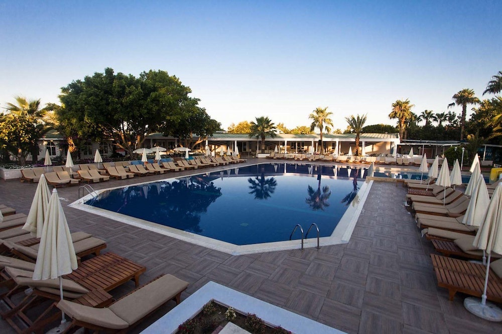 The Garden Beach Hotel 26/50