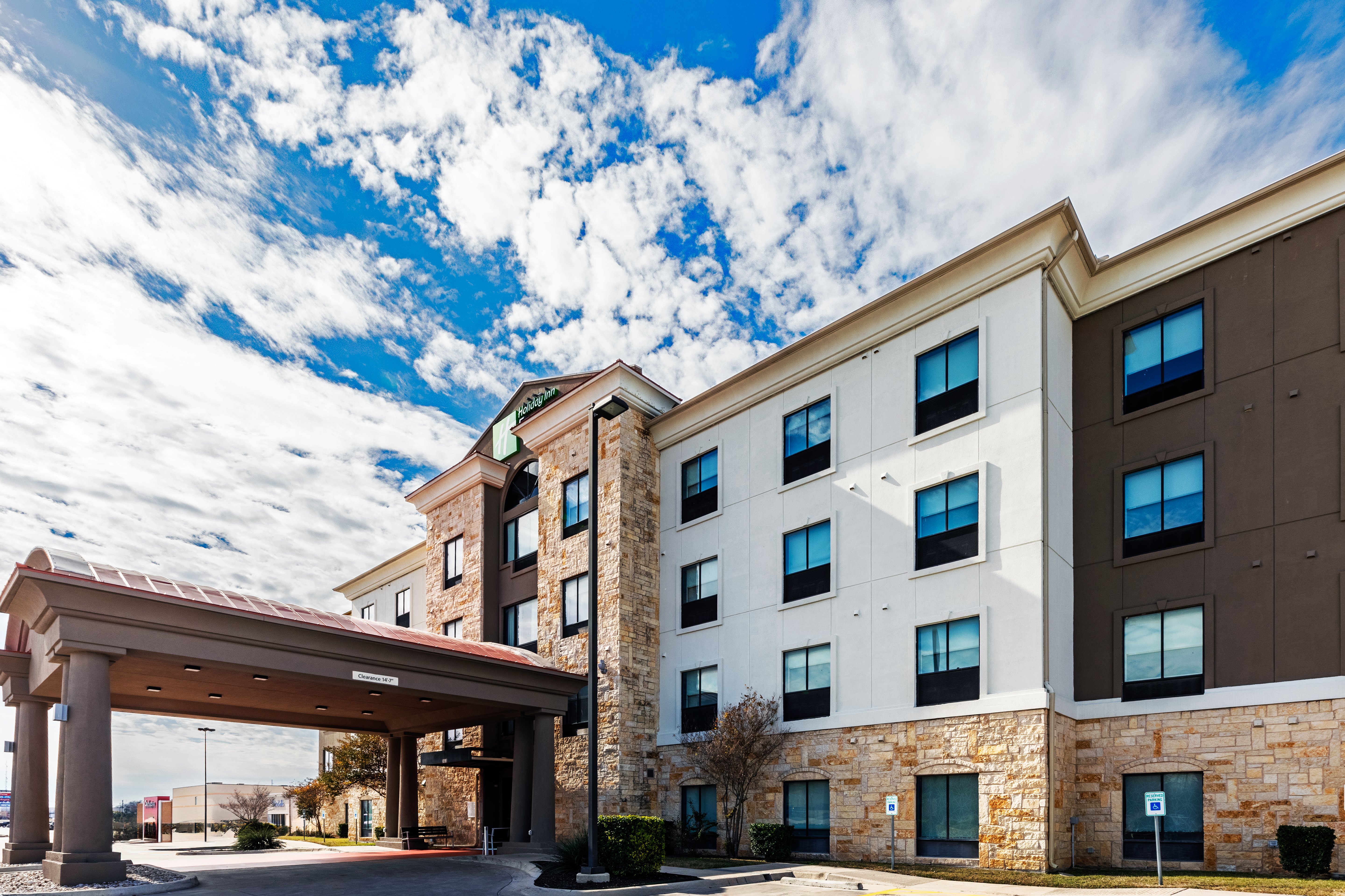 Holiday Inn Express Hotel And Suites Del Rio 3/37