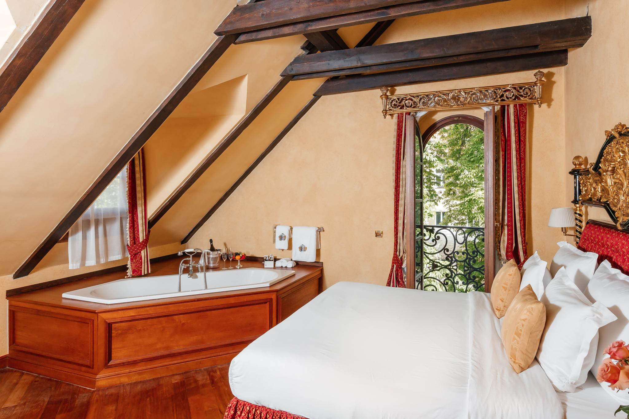 Tower, Suite, 2 Queen Beds