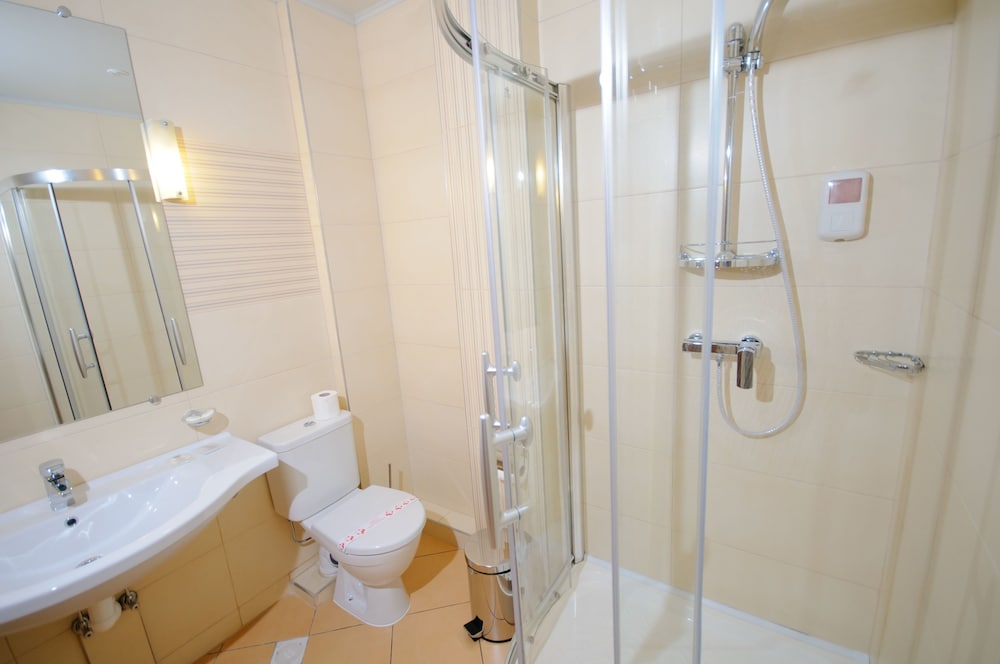 Regency Hotel 48/49