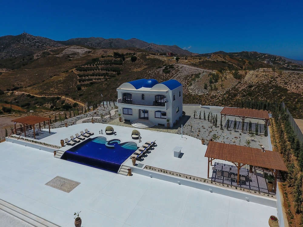Wine Dark Sea Villa Santorini 19/23