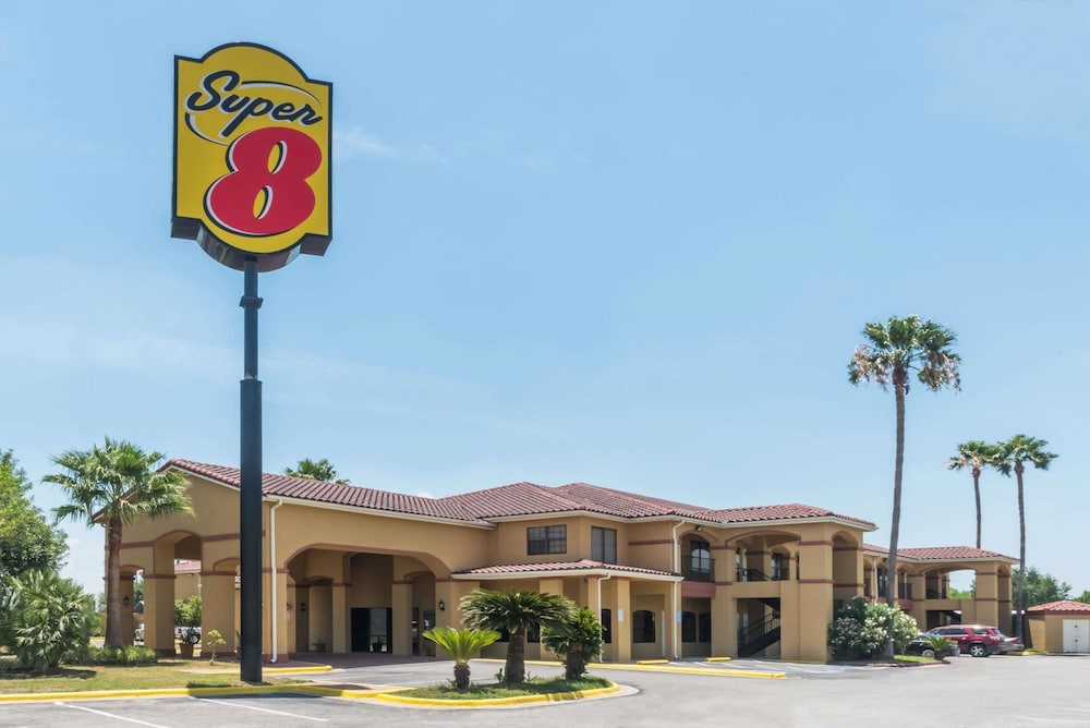 Super 8 by Wyndham Weslaco 4/23