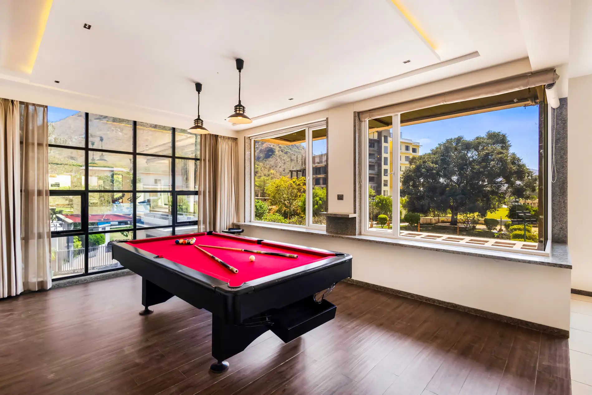 ELIVAAS Prive Mountain Creek Retreat 7 BHK With Pool, Game & Gym zone, Near Fatehsagar Lake 7/27
