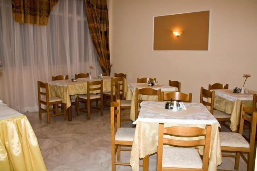 ALEXIOU HOTEL 32/42