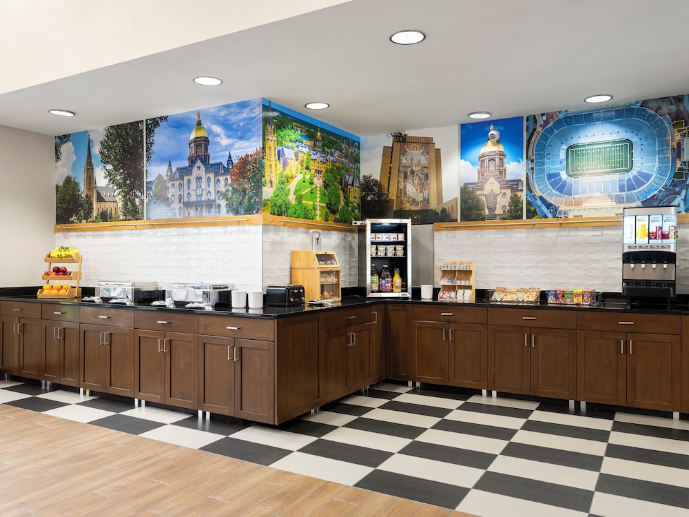 Larkspur Landing Hotel South Bend 8/50