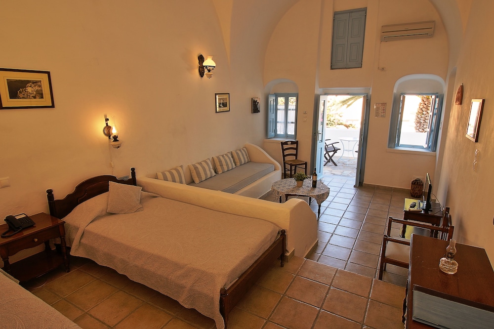 Aethrio Sunset Village Oia 71/87