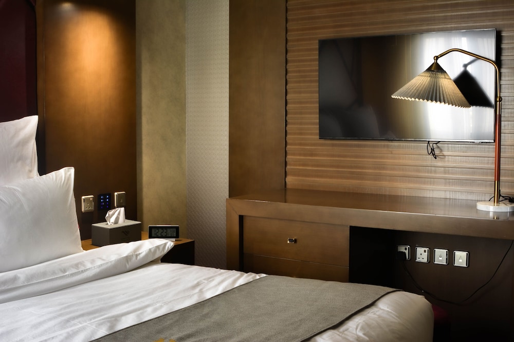 فندق ريدويفز(Redwaves Hotel) 11/47