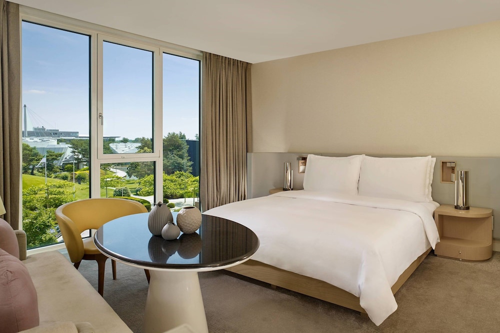 The Ritz-Carlton Wolfsburg 5/45