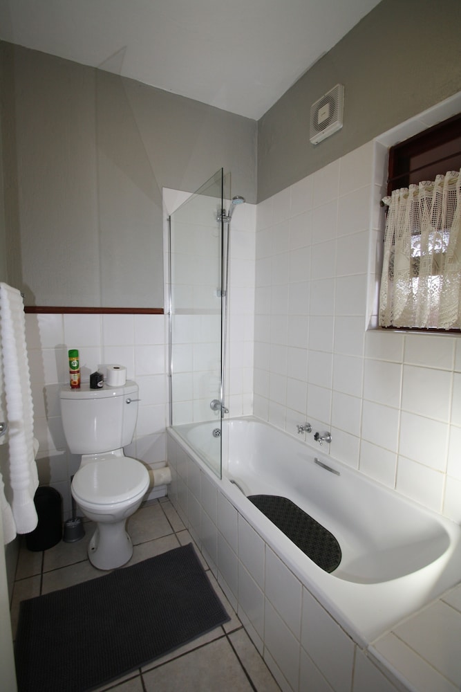 JoziStay Savannah Lodge Apartments - Honeydew 22/25