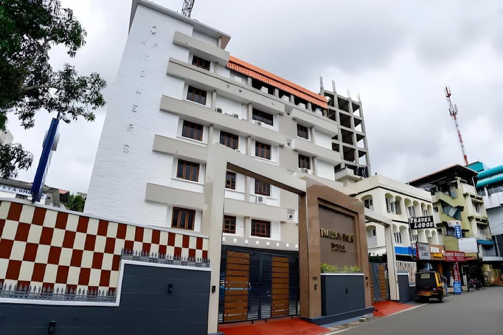 PAULSON PARK HOTEL 3/50