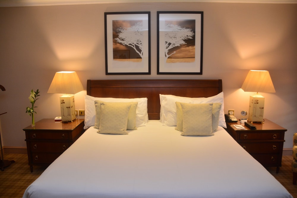 Fairmont The Norfolk 24/73
