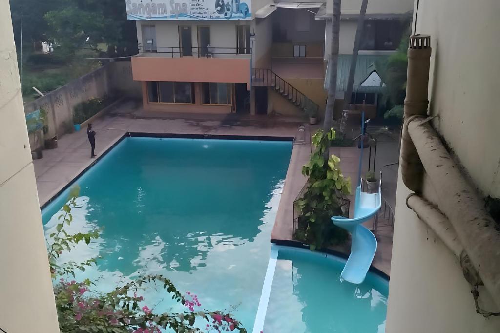 Hotel Sangam 4/42