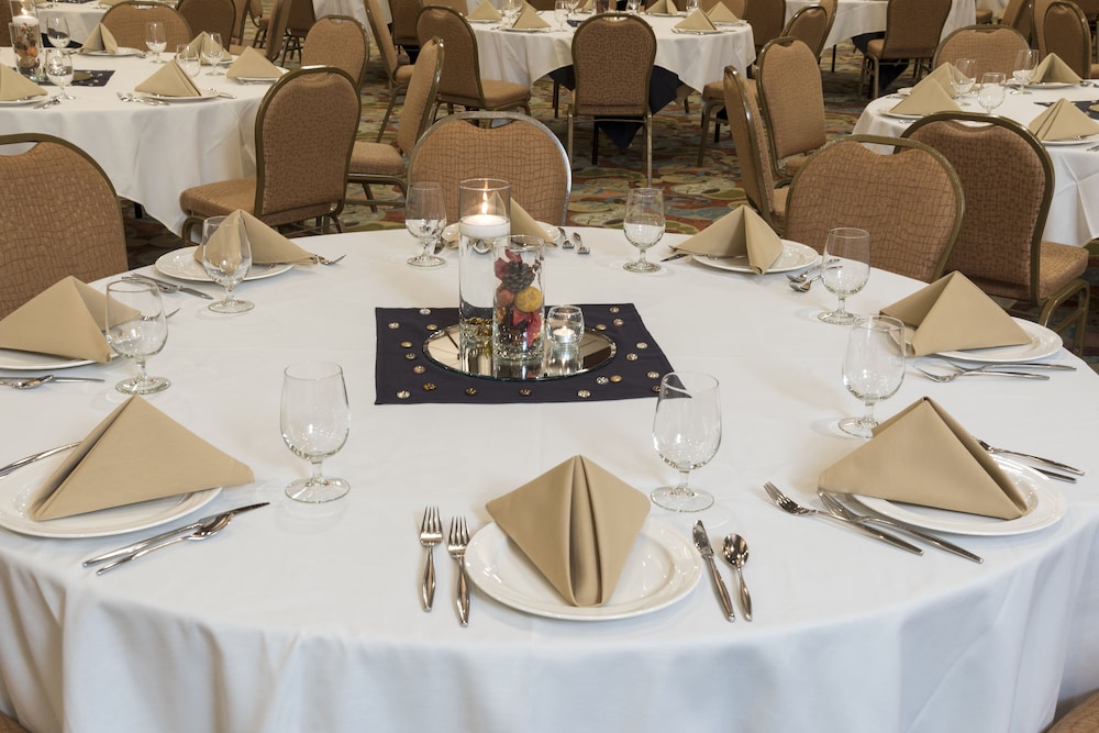 Holiday Inn Midland 62/75