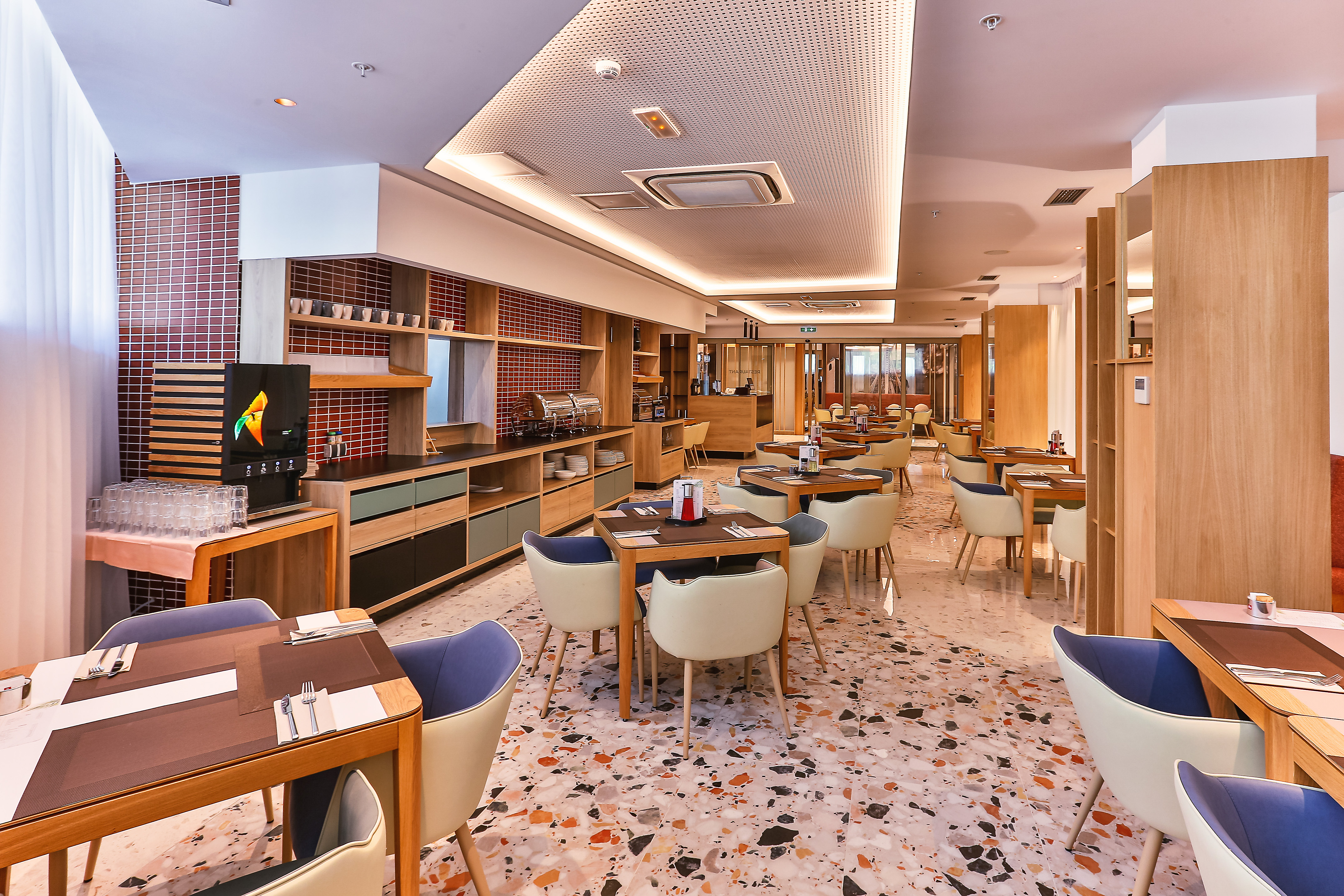 Carine Hotel Centar 42/50