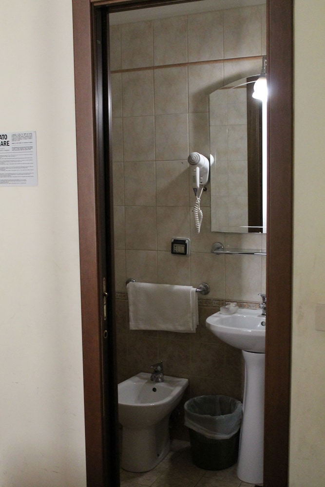 Hotel Pomezia 27/28