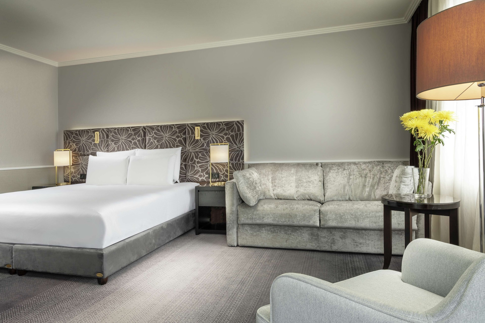 SUPERIOR, KING BED, SOFA
