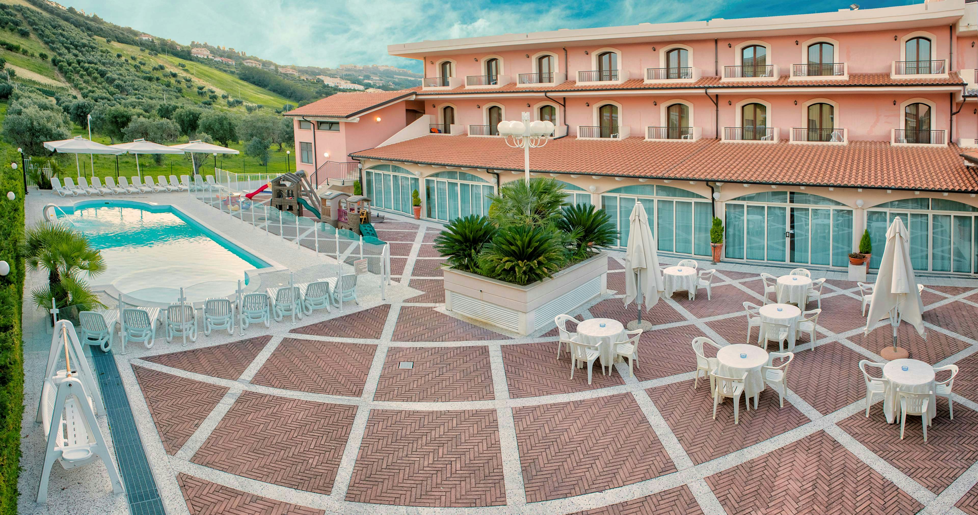Villa Elena 12/21