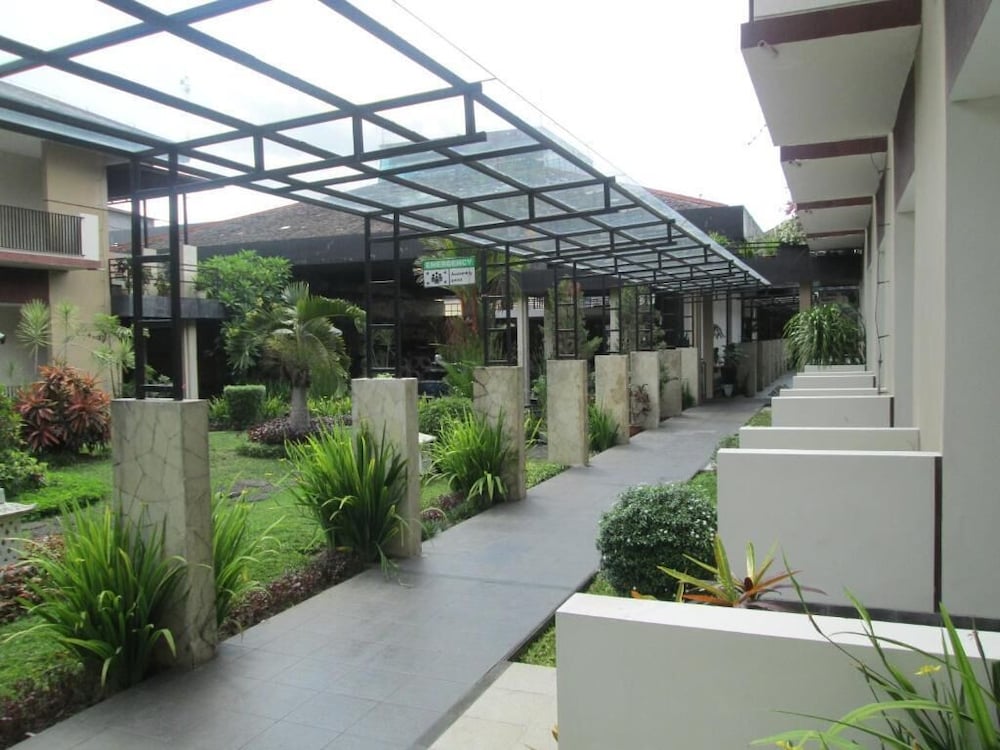 Lpp Convention Hotel Yogyakarta 3/37