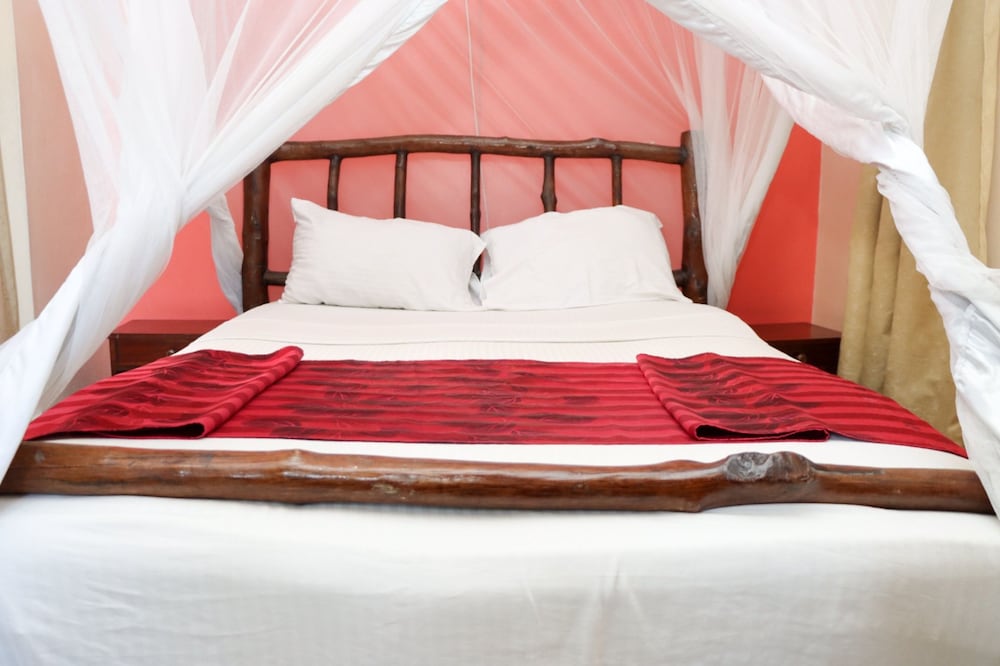 Darajani Hotel Ltd 12/50