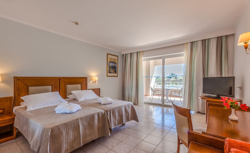 Kipriotis Maris Suites 50/64
