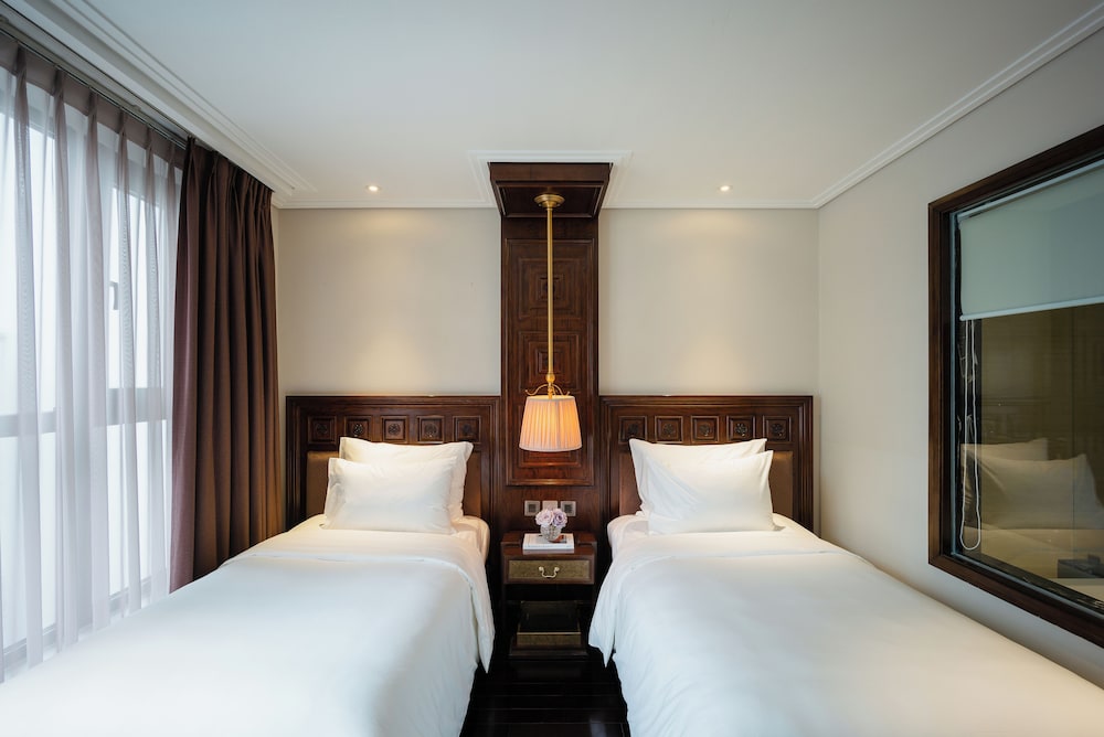 ROOM, TWIN BEDS, CLASSIC WING