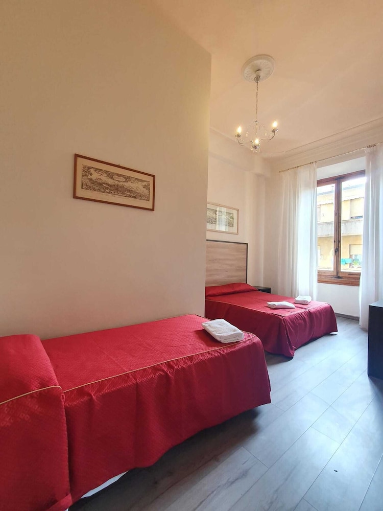 LILIUM HOTEL 35/65