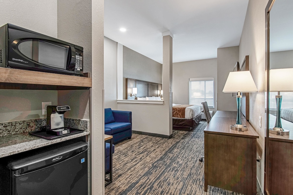 Comfort Suites Grove City Columbus South 26/36
