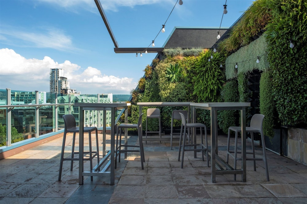 Majestic Roof Garden 34/45