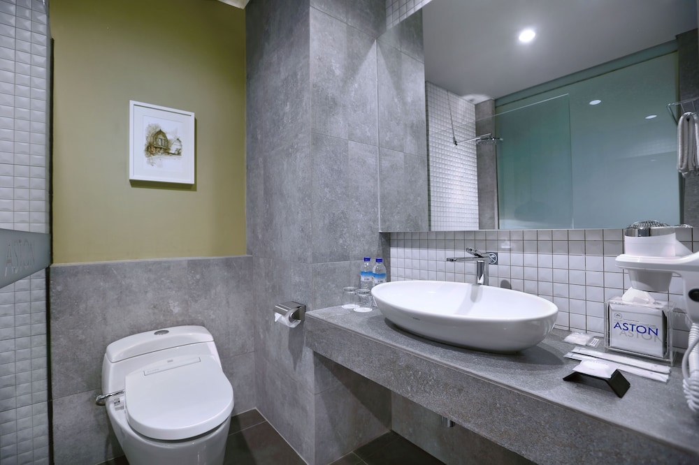 Aston Inn Mataram 9/65