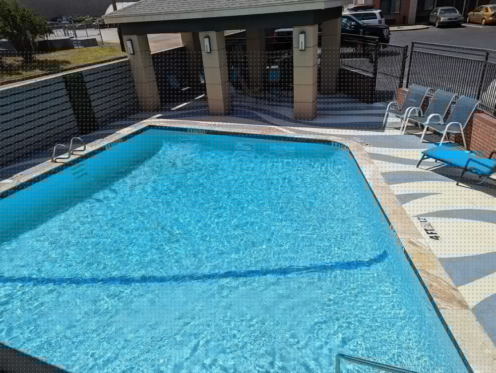 12 Oaks Hotel 7/50