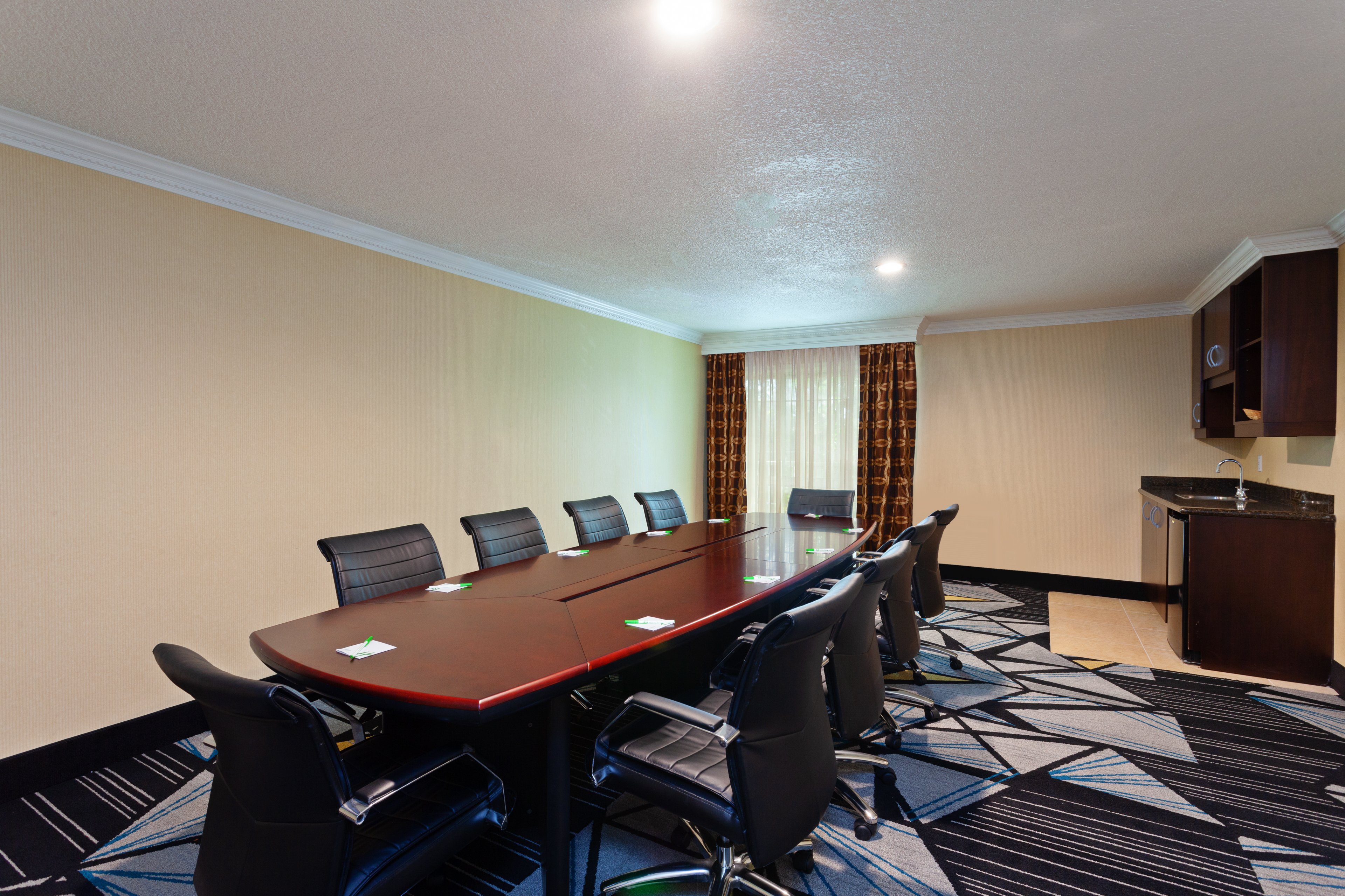 Holiday Inn San Mateo 54/65